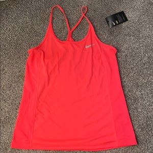 Women’s NIKE tops